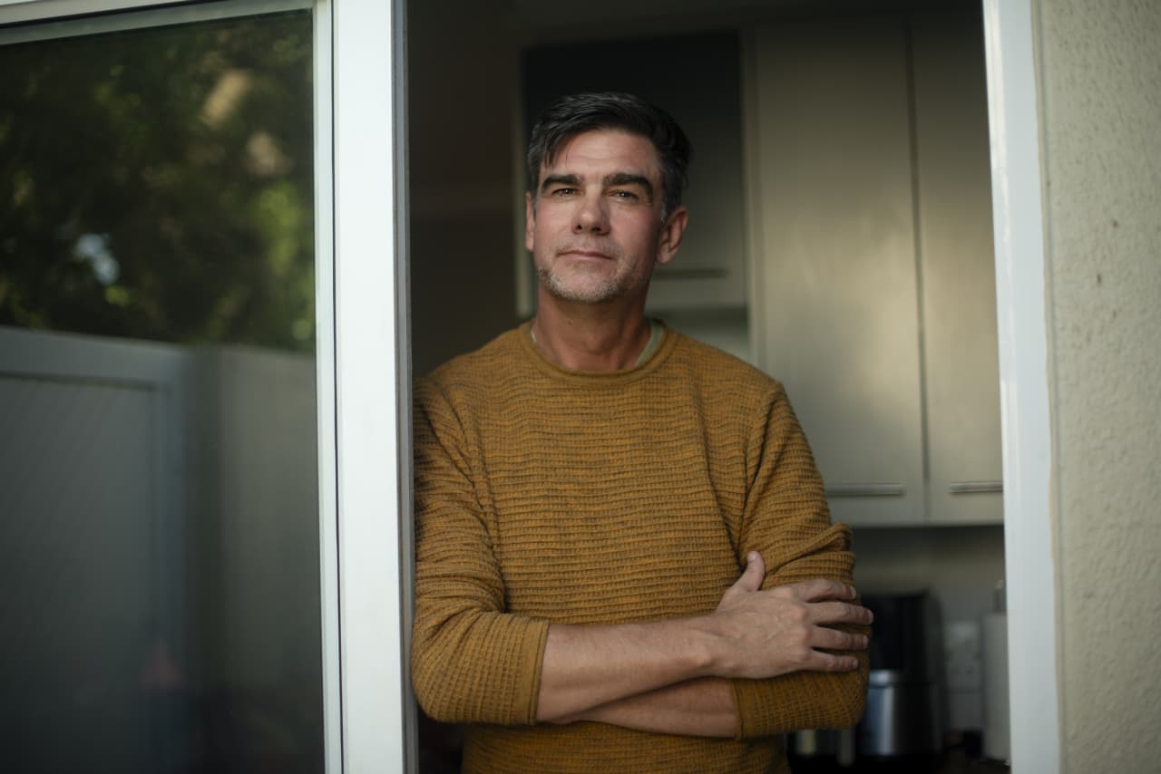 Sell Your House at 60 and Invest $500K or Keep It?