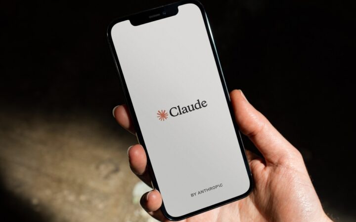 Claude Now Remembers Everything You Said in Chat